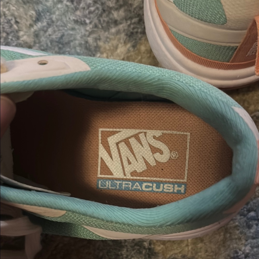 Vans Ultra Range in Cream Mint & Peach - Picture 3 of 6